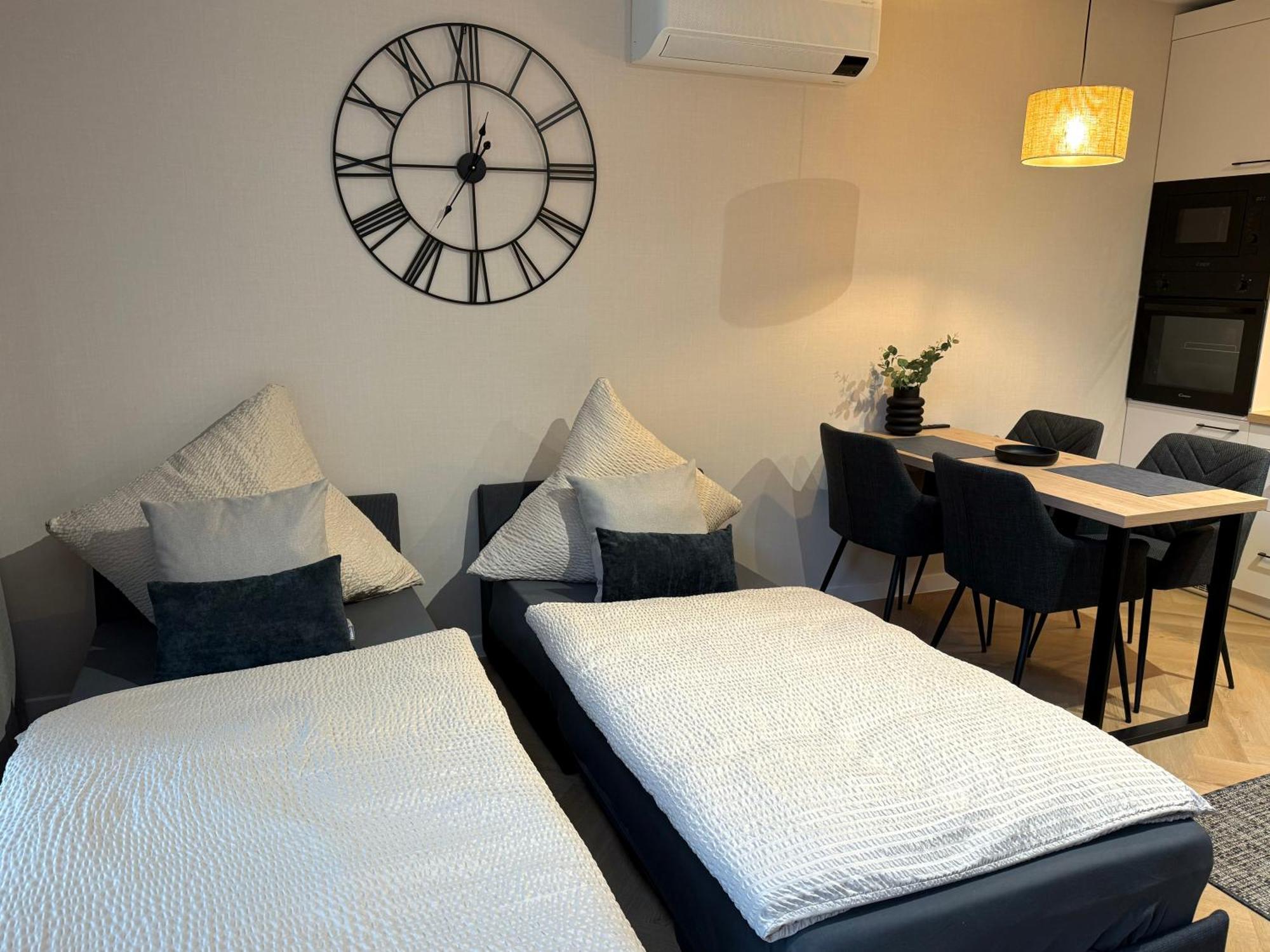 Triumph Ferienhaeuser & Apartments Rangsdorf Rum bild